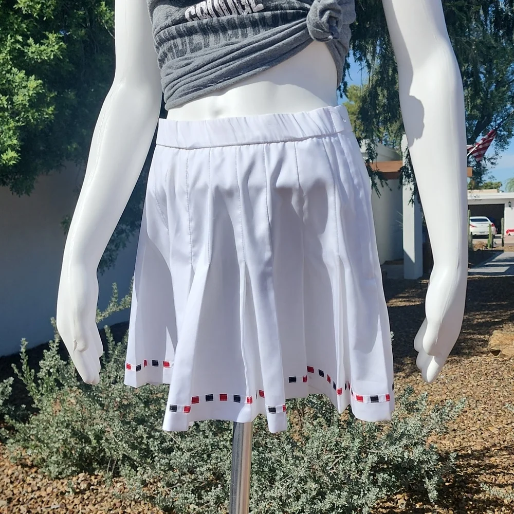 Vintage use pleats depict